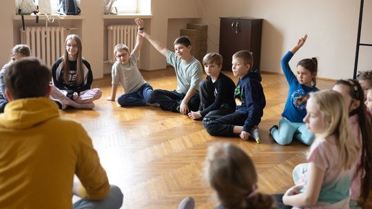 Chełm. Ferie w Chełmskim Domu Kultury. Teatr, tańce, garncarstwo i plastyka [GALERIA ZDJĘĆ]