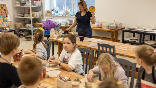 Chełm. Ferie w Chełmskim Domu Kultury. Teatr, tańce, garncarstwo i plastyka [GALERIA ZDJĘĆ]