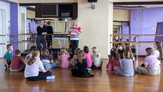 Chełm. Ferie w Chełmskim Domu Kultury. Teatr, tańce, garncarstwo i plastyka [GALERIA ZDJĘĆ]