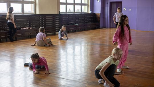 Chełm. Ferie w Chełmskim Domu Kultury. Teatr, tańce, garncarstwo i plastyka [GALERIA ZDJĘĆ]