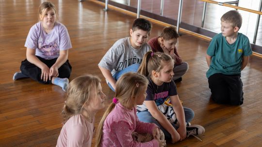 Chełm. Ferie w Chełmskim Domu Kultury. Teatr, tańce, garncarstwo i plastyka [GALERIA ZDJĘĆ]