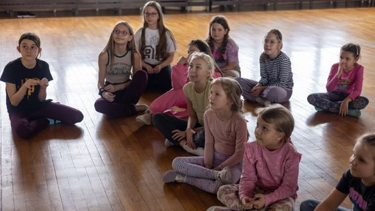 Chełm. Ferie w Chełmskim Domu Kultury. Teatr, tańce, garncarstwo i plastyka [GALERIA ZDJĘĆ]