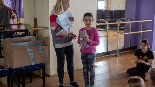 Chełm. Ferie w Chełmskim Domu Kultury. Teatr, tańce, garncarstwo i plastyka [GALERIA ZDJĘĆ]