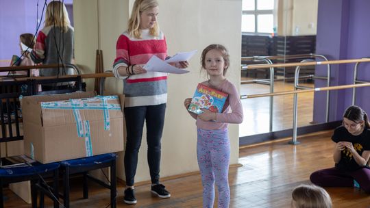 Chełm. Ferie w Chełmskim Domu Kultury. Teatr, tańce, garncarstwo i plastyka [GALERIA ZDJĘĆ]