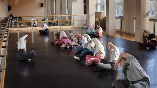 Chełm. Ferie w Chełmskim Domu Kultury. Teatr, tańce, garncarstwo i plastyka [GALERIA ZDJĘĆ]