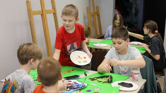 Chełm. Ferie w Chełmskim Domu Kultury. Teatr, tańce, garncarstwo i plastyka [GALERIA ZDJĘĆ]