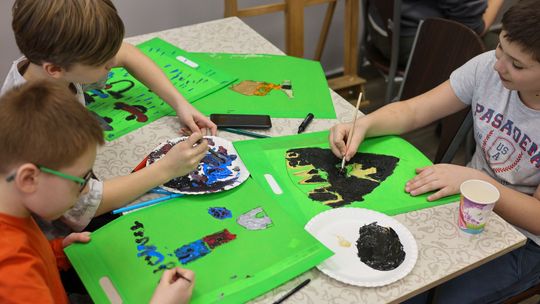 Chełm. Ferie w Chełmskim Domu Kultury. Teatr, tańce, garncarstwo i plastyka [GALERIA ZDJĘĆ]