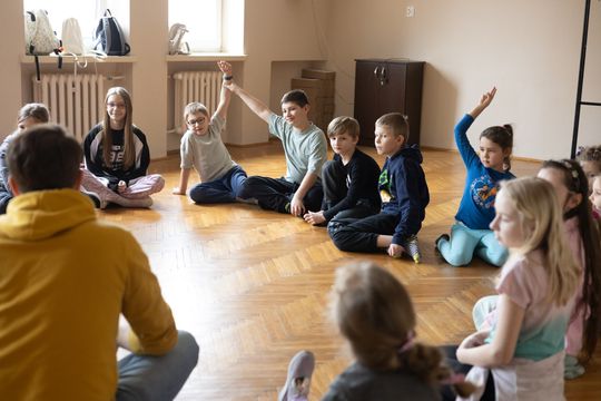 Chełm. Ferie w Chełmskim Domu Kultury. Teatr, tańce, garncarstwo i plastyka [GALERIA ZDJĘĆ]