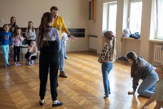 Chełm. Ferie w Chełmskim Domu Kultury. Teatr, tańce, garncarstwo i plastyka [GALERIA ZDJĘĆ]