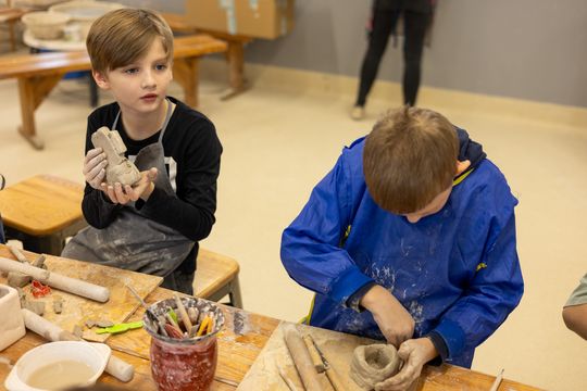 Chełm. Ferie w Chełmskim Domu Kultury. Teatr, tańce, garncarstwo i plastyka [GALERIA ZDJĘĆ]