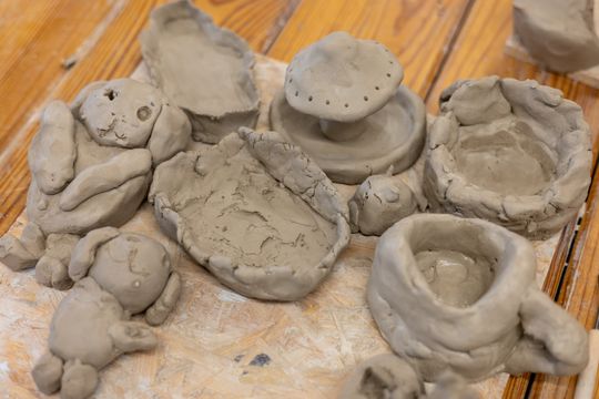 Chełm. Ferie w Chełmskim Domu Kultury. Teatr, tańce, garncarstwo i plastyka [GALERIA ZDJĘĆ]