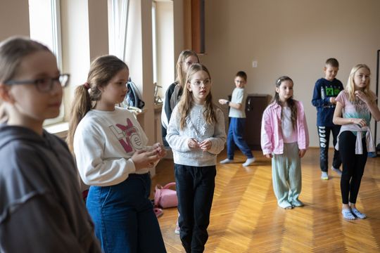 Chełm. Ferie w Chełmskim Domu Kultury. Teatr, tańce, garncarstwo i plastyka [GALERIA ZDJĘĆ]