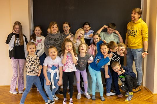 Chełm. Ferie w Chełmskim Domu Kultury. Teatr, tańce, garncarstwo i plastyka [GALERIA ZDJĘĆ]