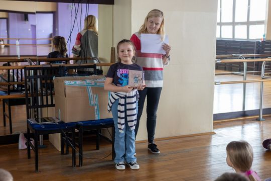 Chełm. Ferie w Chełmskim Domu Kultury. Teatr, tańce, garncarstwo i plastyka [GALERIA ZDJĘĆ]