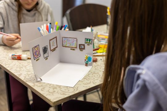 Chełm. Ferie w Chełmskim Domu Kultury. Teatr, tańce, garncarstwo i plastyka [GALERIA ZDJĘĆ]