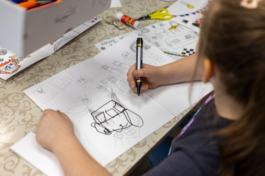 Chełm. Ferie w Chełmskim Domu Kultury. Teatr, tańce, garncarstwo i plastyka [GALERIA ZDJĘĆ]