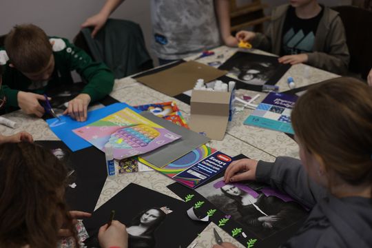 Chełm. Ferie w Chełmskim Domu Kultury. Teatr, tańce, garncarstwo i plastyka [GALERIA ZDJĘĆ]