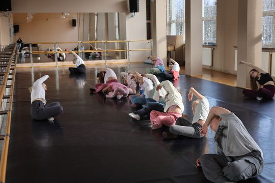 Chełm. Ferie w Chełmskim Domu Kultury. Teatr, tańce, garncarstwo i plastyka [GALERIA ZDJĘĆ]