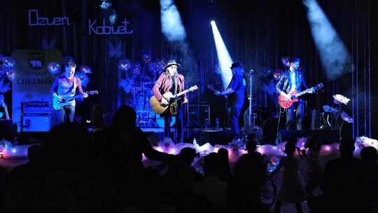 Powiatowy Dzień Kobiet. Chłopcy z Placu Broni, Yaroo i Tymon Bitkowski [GALERIA ZDJĘĆ]