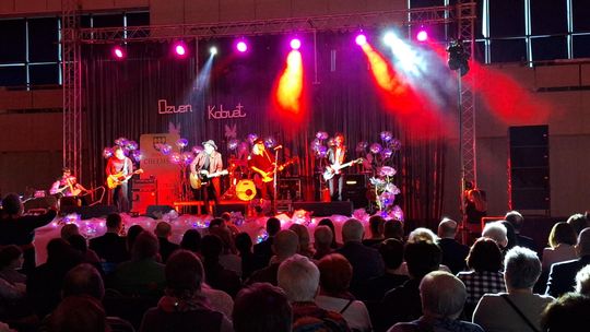 Powiatowy Dzień Kobiet. Chłopcy z Placu Broni, Yaroo i Tymon Bitkowski [GALERIA ZDJĘĆ]