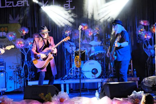 Powiatowy Dzień Kobiet. Chłopcy z Placu Broni, Yaroo i Tymon Bitkowski [GALERIA ZDJĘĆ]