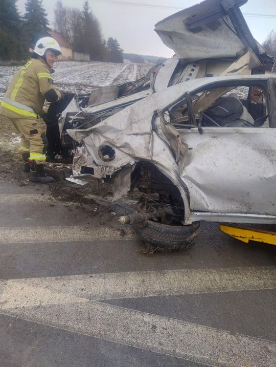 Dramatyczny wypadek. Kobieta walczy o życie [ZDJĘCIA]