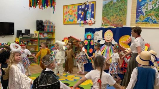 Chełm. Pączki, faworki i dobra zabawa w Przedszkolu Miejskim nr 8 [GALERIA ZDJĘĆ]