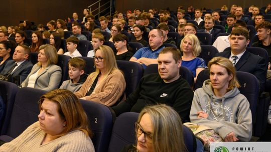 Powiat krasnostawski. Gala Mistrzów Sportu 2024. Najlepsi sportowcy nagrodzeni [GALERIA ZDJĘĆ]