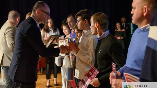 Powiat krasnostawski. Gala Mistrzów Sportu 2024. Najlepsi sportowcy nagrodzeni [GALERIA ZDJĘĆ]