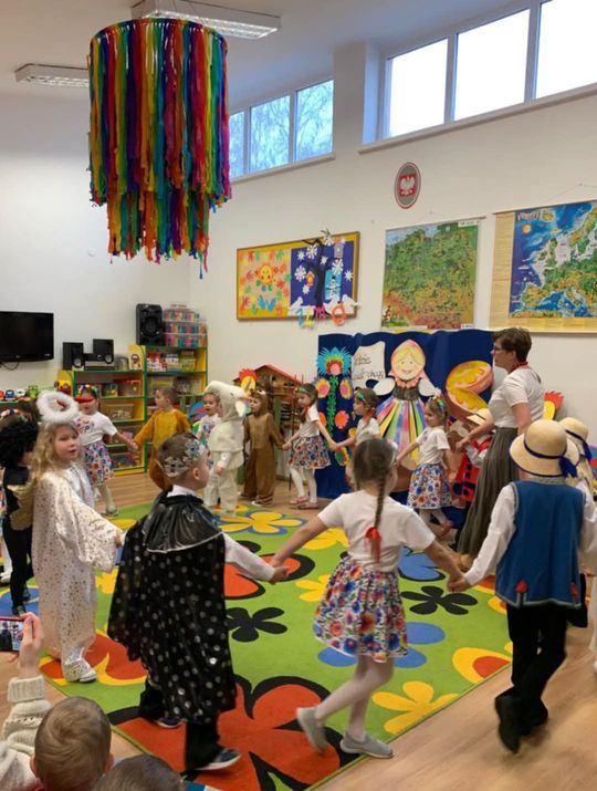 Chełm. Pączki, faworki i dobra zabawa w Przedszkolu Miejskim nr 8 [GALERIA ZDJĘĆ]