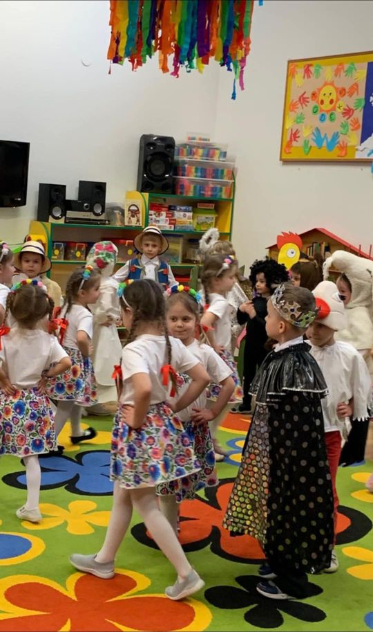 Chełm. Pączki, faworki i dobra zabawa w Przedszkolu Miejskim nr 8 [GALERIA ZDJĘĆ]