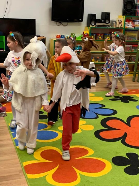 Chełm. Pączki, faworki i dobra zabawa w Przedszkolu Miejskim nr 8 [GALERIA ZDJĘĆ]