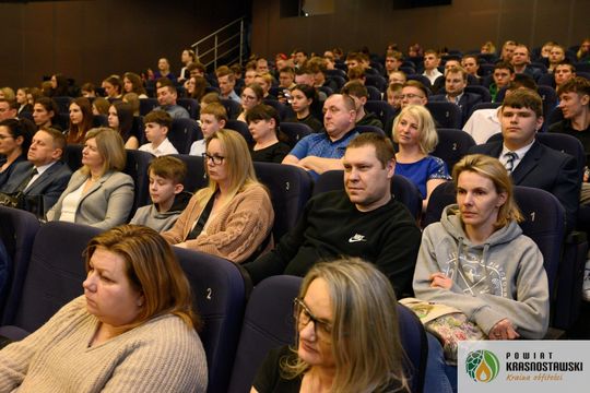 Powiat krasnostawski. Gala Mistrzów Sportu 2024. Najlepsi sportowcy nagrodzeni [GALERIA ZDJĘĆ]