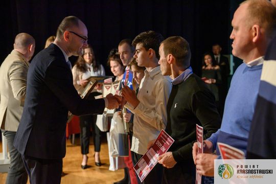 Powiat krasnostawski. Gala Mistrzów Sportu 2024. Najlepsi sportowcy nagrodzeni [GALERIA ZDJĘĆ]