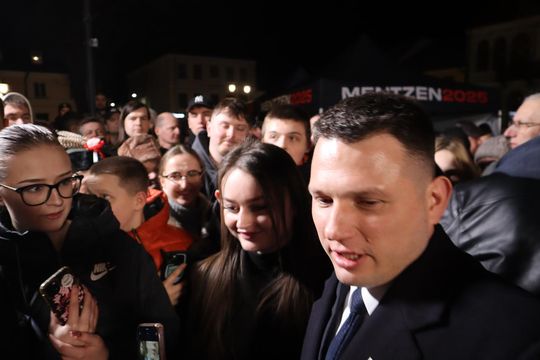 Tłumy podczas spotkania ze Sławomirem Mentzenem w Krasnymstawie [GALERIA ZDJĘĆ]
