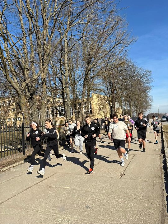 Bieg Pamięci Żołnierzy Wyklętych w szkole w Okszowie [GALERIA ZDJĘĆ]