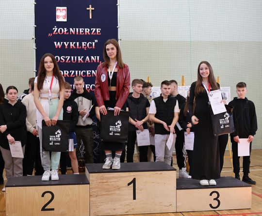 Bieg Pamięci Żołnierzy Wyklętych w szkole w Okszowie [GALERIA ZDJĘĆ]