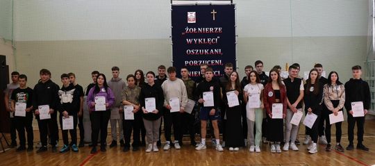 Bieg Pamięci Żołnierzy Wyklętych w szkole w Okszowie [GALERIA ZDJĘĆ]