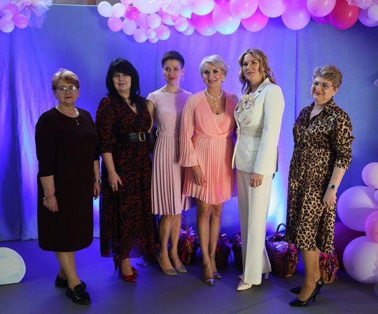 Dzień Kobiet w Leśniowicach. Pani bawiły się z zespołem Cookies Band [GALERIA ZDJĘĆ]