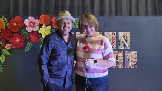 Dzień Kobiet w Siedliszczu. Były goździki i koncert K.A.S.A. [GALERIA ZDJĘĆ]