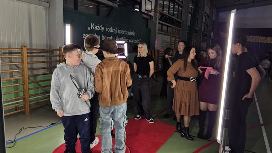 Dzień Kobiet w Siedliszczu. Były goździki i koncert K.A.S.A. [GALERIA ZDJĘĆ]