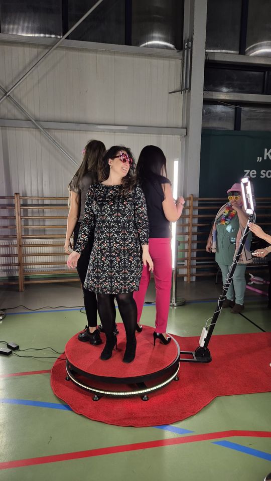 Dzień Kobiet w Siedliszczu. Były goździki i koncert K.A.S.A. [GALERIA ZDJĘĆ]