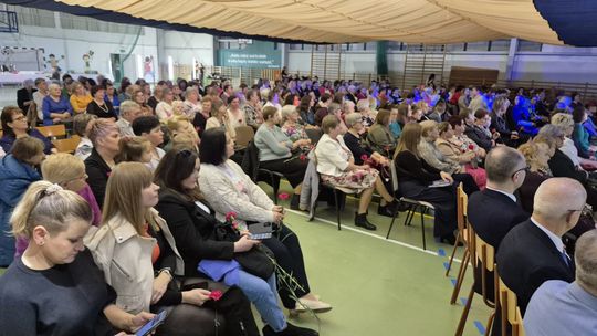 Dzień Kobiet w Siedliszczu. Były goździki i koncert K.A.S.A. [GALERIA ZDJĘĆ]