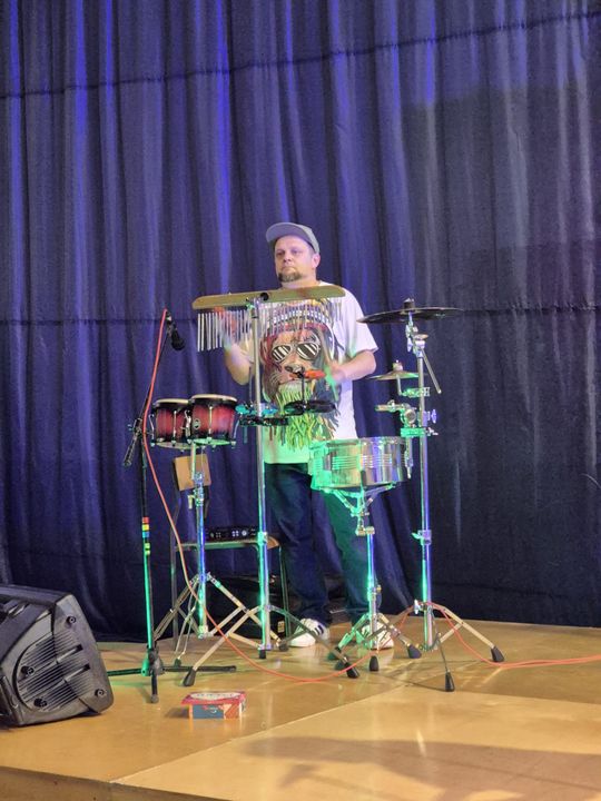 Dzień Kobiet w Siedliszczu. Były goździki i koncert K.A.S.A. [GALERIA ZDJĘĆ]