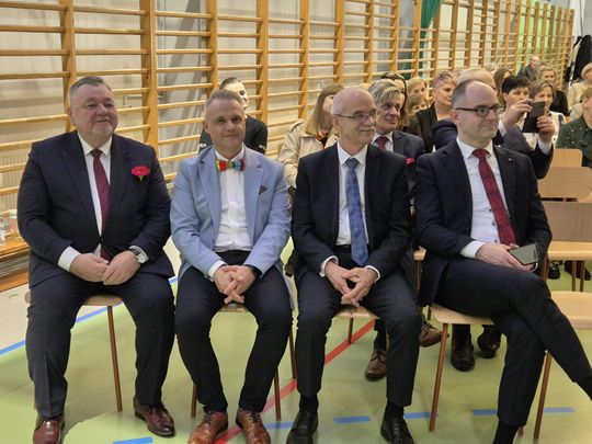 Dzień Kobiet w Siedliszczu. Były goździki i koncert K.A.S.A. [GALERIA ZDJĘĆ]