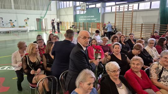 Dzień Kobiet w Siedliszczu. Były goździki i koncert K.A.S.A. [GALERIA ZDJĘĆ]