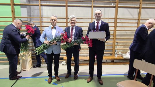 Dzień Kobiet w Siedliszczu. Były goździki i koncert K.A.S.A. [GALERIA ZDJĘĆ]