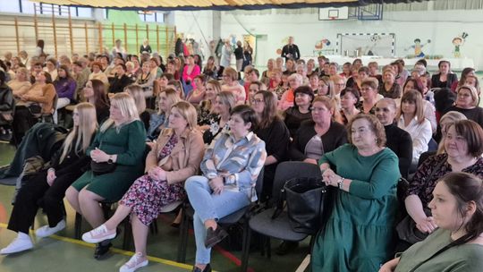 Dzień Kobiet w Siedliszczu. Były goździki i koncert K.A.S.A. [GALERIA ZDJĘĆ]