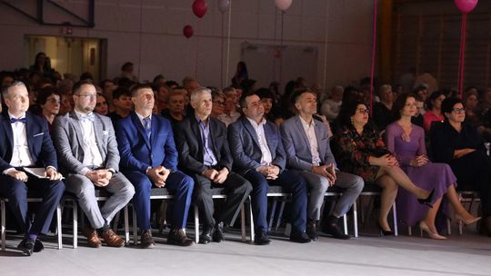 Dzień Kobiet w Leśniowicach. Pani bawiły się z zespołem Cookies Band cz. II [GALERIA ZDJĘĆ]