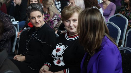 Dzień Kobiet w Leśniowicach. Pani bawiły się z zespołem Cookies Band cz. II [GALERIA ZDJĘĆ]